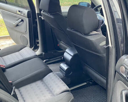 Чорний Фольксваген Гольф, об'ємом двигуна 1.6 л та пробігом 215 тис. км за 4700 $, фото 29 на Automoto.ua