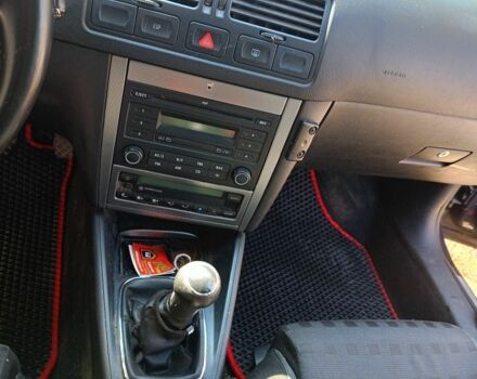 Черный Фольксваген Гольф, объемом двигателя 1.4 л и пробегом 260 тыс. км за 4600 $, фото 5 на Automoto.ua