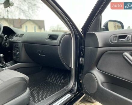 Черный Фольксваген Гольф, объемом двигателя 1.6 л и пробегом 250 тыс. км за 4350 $, фото 45 на Automoto.ua