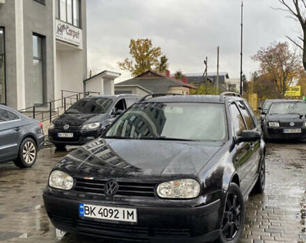 Чорний Фольксваген Гольф, об'ємом двигуна 1.6 л та пробігом 215 тис. км за 4700 $, фото 1 на Automoto.ua