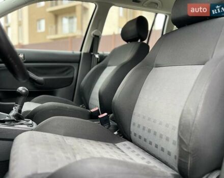 Черный Фольксваген Гольф, объемом двигателя 1.6 л и пробегом 250 тыс. км за 4350 $, фото 54 на Automoto.ua