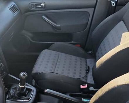 Чорний Фольксваген Гольф, об'ємом двигуна 1.6 л та пробігом 250 тис. км за 3400 $, фото 12 на Automoto.ua