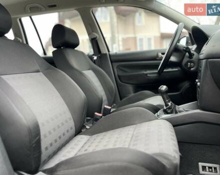 Черный Фольксваген Гольф, объемом двигателя 1.6 л и пробегом 250 тыс. км за 4350 $, фото 55 на Automoto.ua