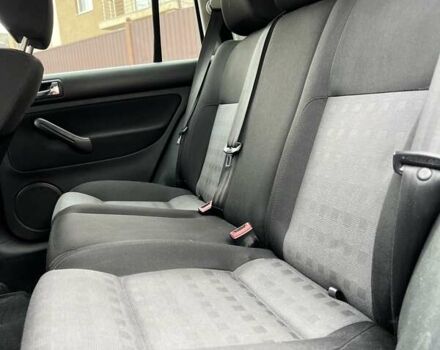 Черный Фольксваген Гольф, объемом двигателя 1.6 л и пробегом 250 тыс. км за 4350 $, фото 59 на Automoto.ua