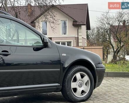 Черный Фольксваген Гольф, объемом двигателя 1.6 л и пробегом 250 тыс. км за 4350 $, фото 27 на Automoto.ua