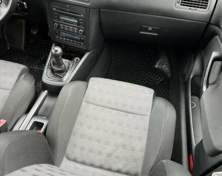 Черный Фольксваген Гольф, объемом двигателя 1.6 л и пробегом 250 тыс. км за 4350 $, фото 37 на Automoto.ua