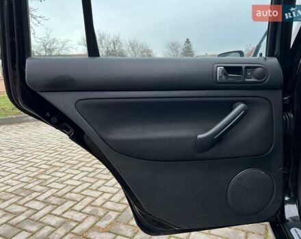 Черный Фольксваген Гольф, объемом двигателя 1.6 л и пробегом 250 тыс. км за 4350 $, фото 60 на Automoto.ua