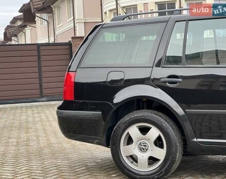 Черный Фольксваген Гольф, объемом двигателя 1.6 л и пробегом 250 тыс. км за 4350 $, фото 30 на Automoto.ua