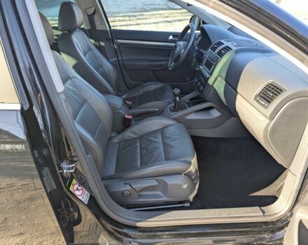 Черный Фольксваген Гольф, объемом двигателя 2 л и пробегом 251 тыс. км за 2999 $, фото 20 на Automoto.ua