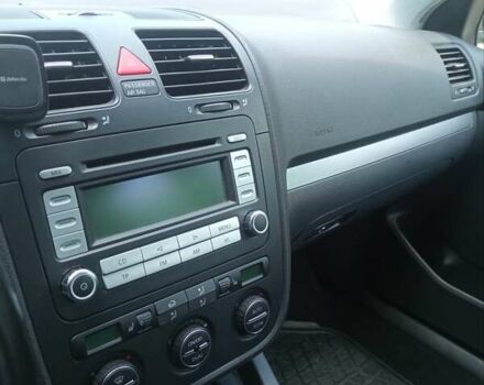 Черный Фольксваген Гольф, объемом двигателя 1.4 л и пробегом 139 тыс. км за 7200 $, фото 12 на Automoto.ua