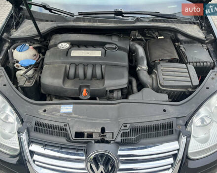 Черный Фольксваген Гольф, объемом двигателя 1.6 л и пробегом 200 тыс. км за 6200 $, фото 9 на Automoto.ua