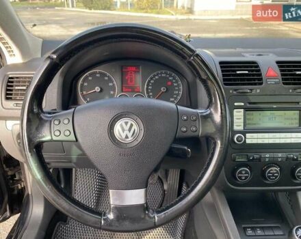 Чорний Фольксваген Гольф, об'ємом двигуна 1.39 л та пробігом 230 тис. км за 6900 $, фото 31 на Automoto.ua