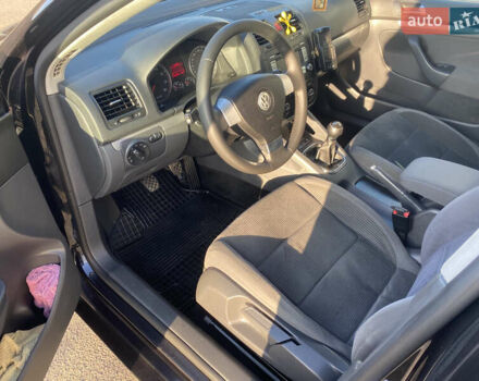 Черный Фольксваген Гольф, объемом двигателя 1.4 л и пробегом 265 тыс. км за 6200 $, фото 6 на Automoto.ua