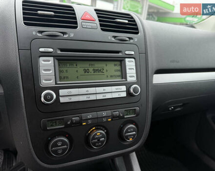 Черный Фольксваген Гольф, объемом двигателя 1.6 л и пробегом 219 тыс. км за 6499 $, фото 23 на Automoto.ua