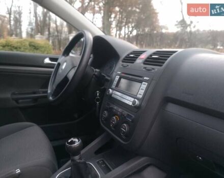 Черный Фольксваген Гольф, объемом двигателя 1.6 л и пробегом 181 тыс. км за 5550 $, фото 1 на Automoto.ua