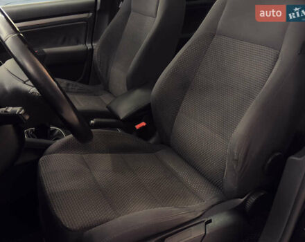 Черный Фольксваген Гольф, объемом двигателя 1.39 л и пробегом 230 тыс. км за 7299 $, фото 15 на Automoto.ua