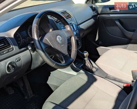 Черный Фольксваген Гольф, объемом двигателя 1.6 л и пробегом 246 тыс. км за 5800 $, фото 6 на Automoto.ua