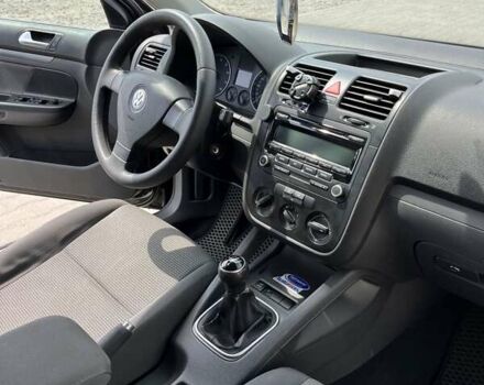 Черный Фольксваген Гольф, объемом двигателя 1.6 л и пробегом 226 тыс. км за 6700 $, фото 8 на Automoto.ua