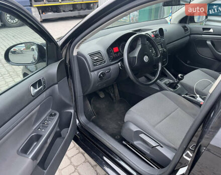 Черный Фольксваген Гольф, объемом двигателя 1.6 л и пробегом 200 тыс. км за 6200 $, фото 5 на Automoto.ua