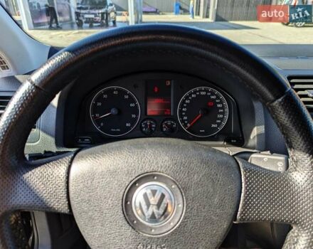 Черный Фольксваген Гольф, объемом двигателя 1.6 л и пробегом 246 тыс. км за 5800 $, фото 14 на Automoto.ua