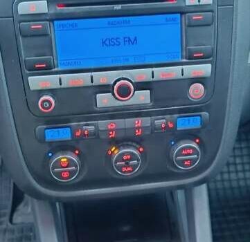 Черный Фольксваген Гольф, объемом двигателя 1.4 л и пробегом 267 тыс. км за 6300 $, фото 20 на Automoto.ua