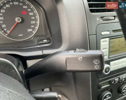 Чорний Фольксваген Гольф, об'ємом двигуна 1.39 л та пробігом 230 тис. км за 6900 $, фото 37 на Automoto.ua