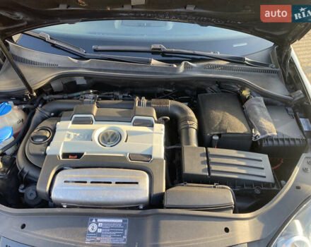 Черный Фольксваген Гольф, объемом двигателя 1.4 л и пробегом 265 тыс. км за 6200 $, фото 19 на Automoto.ua