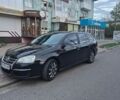 Черный Фольксваген Гольф, объемом двигателя 1.6 л и пробегом 300 тыс. км за 7000 $, фото 1 на Automoto.ua