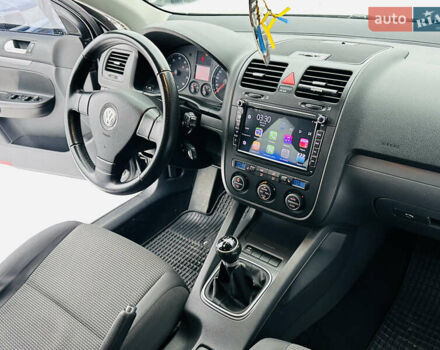 Черный Фольксваген Гольф, объемом двигателя 1.6 л и пробегом 247 тыс. км за 5900 $, фото 29 на Automoto.ua