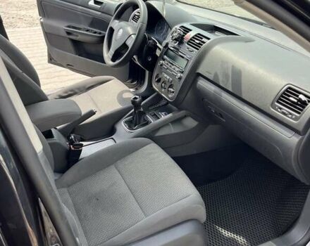 Черный Фольксваген Гольф, объемом двигателя 1.6 л и пробегом 226 тыс. км за 6700 $, фото 10 на Automoto.ua