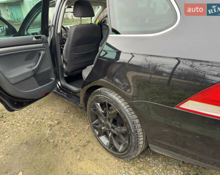 Чорний Фольксваген Гольф, об'ємом двигуна 1.39 л та пробігом 191 тис. км за 5999 $, фото 2 на Automoto.ua