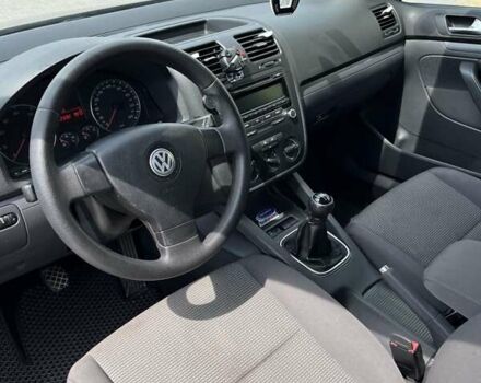 Черный Фольксваген Гольф, объемом двигателя 1.6 л и пробегом 226 тыс. км за 6700 $, фото 14 на Automoto.ua