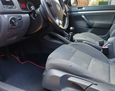 Черный Фольксваген Гольф, объемом двигателя 1.39 л и пробегом 241 тыс. км за 5300 $, фото 11 на Automoto.ua