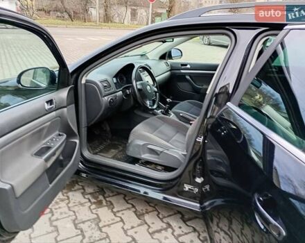 Черный Фольксваген Гольф, объемом двигателя 1.39 л и пробегом 173 тыс. км за 5999 $, фото 8 на Automoto.ua