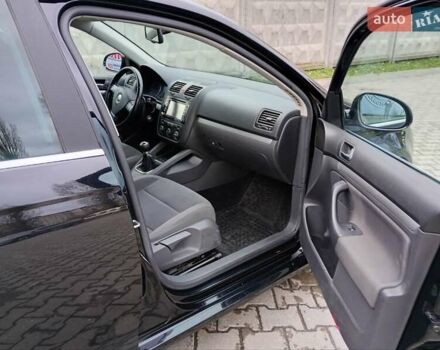 Черный Фольксваген Гольф, объемом двигателя 1.39 л и пробегом 173 тыс. км за 5999 $, фото 11 на Automoto.ua