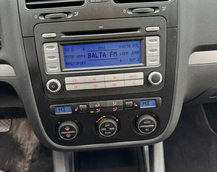 Чорний Фольксваген Гольф, об'ємом двигуна 1.39 л та пробігом 191 тис. км за 5999 $, фото 13 на Automoto.ua