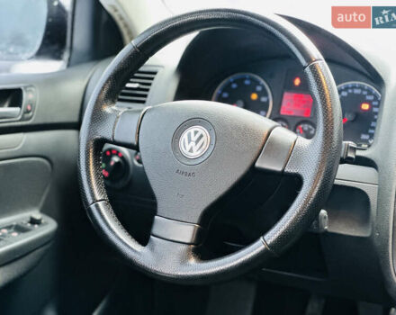 Черный Фольксваген Гольф, объемом двигателя 1.6 л и пробегом 247 тыс. км за 5900 $, фото 21 на Automoto.ua