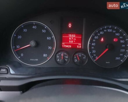 Черный Фольксваген Гольф, объемом двигателя 1.6 л и пробегом 181 тыс. км за 5550 $, фото 26 на Automoto.ua