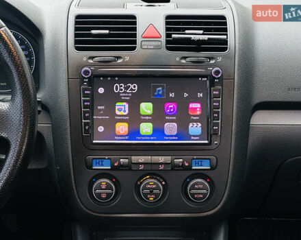 Черный Фольксваген Гольф, объемом двигателя 1.6 л и пробегом 247 тыс. км за 5900 $, фото 22 на Automoto.ua