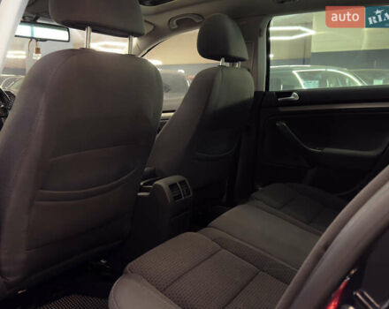 Черный Фольксваген Гольф, объемом двигателя 1.39 л и пробегом 230 тыс. км за 7299 $, фото 18 на Automoto.ua