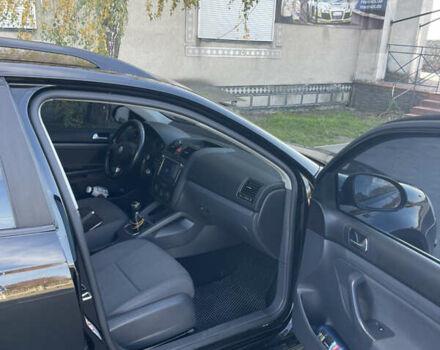 Черный Фольксваген Гольф, объемом двигателя 1.6 л и пробегом 267 тыс. км за 6500 $, фото 6 на Automoto.ua