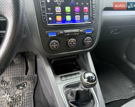 Чорний Фольксваген Гольф, об'ємом двигуна 1.6 л та пробігом 247 тис. км за 6700 $, фото 12 на Automoto.ua