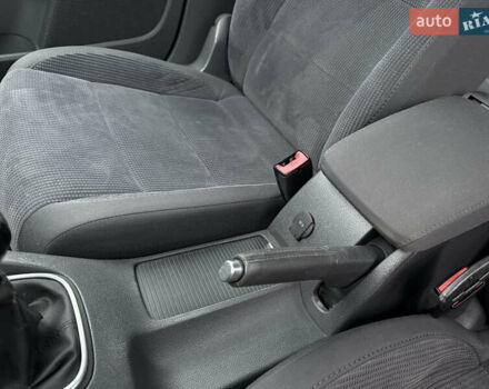 Черный Фольксваген Гольф, объемом двигателя 1.6 л и пробегом 219 тыс. км за 6499 $, фото 26 на Automoto.ua