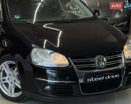 Черный Фольксваген Гольф, объемом двигателя 1.39 л и пробегом 230 тыс. км за 7299 $, фото 5 на Automoto.ua