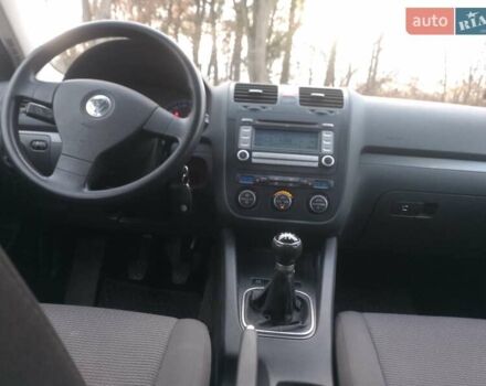 Черный Фольксваген Гольф, объемом двигателя 1.6 л и пробегом 181 тыс. км за 5550 $, фото 36 на Automoto.ua