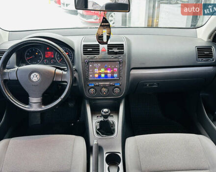 Черный Фольксваген Гольф, объемом двигателя 1.6 л и пробегом 247 тыс. км за 5900 $, фото 17 на Automoto.ua