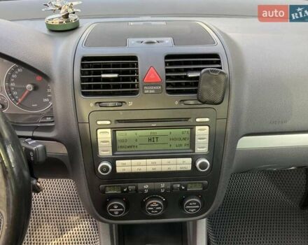 Чорний Фольксваген Гольф, об'ємом двигуна 1.39 л та пробігом 230 тис. км за 6900 $, фото 33 на Automoto.ua