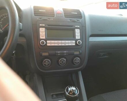 Черный Фольксваген Гольф, объемом двигателя 1.6 л и пробегом 102 тыс. км за 7100 $, фото 6 на Automoto.ua