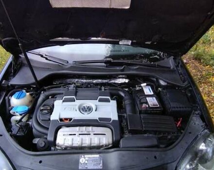 Черный Фольксваген Гольф, объемом двигателя 1.39 л и пробегом 241 тыс. км за 5300 $, фото 5 на Automoto.ua