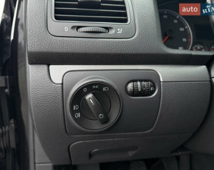 Черный Фольксваген Гольф, объемом двигателя 1.6 л и пробегом 219 тыс. км за 6499 $, фото 22 на Automoto.ua